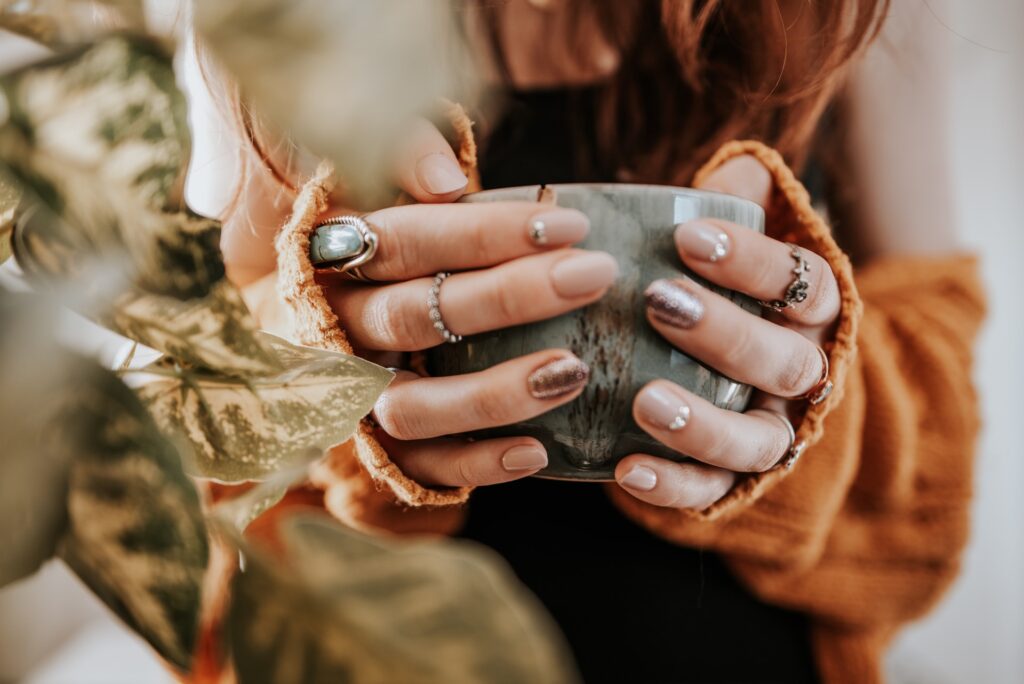 Best Nail Salon Neutral nail color with bling. Gel Nail Spa Party services. Fall Manicure Nail colors and gel nail art tips. Dip nail lounge services. Nail bar mani pedi services also,